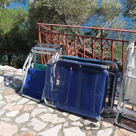 Δωμάτια Κόκκινος Πύργος Plomari Bagian luar foto