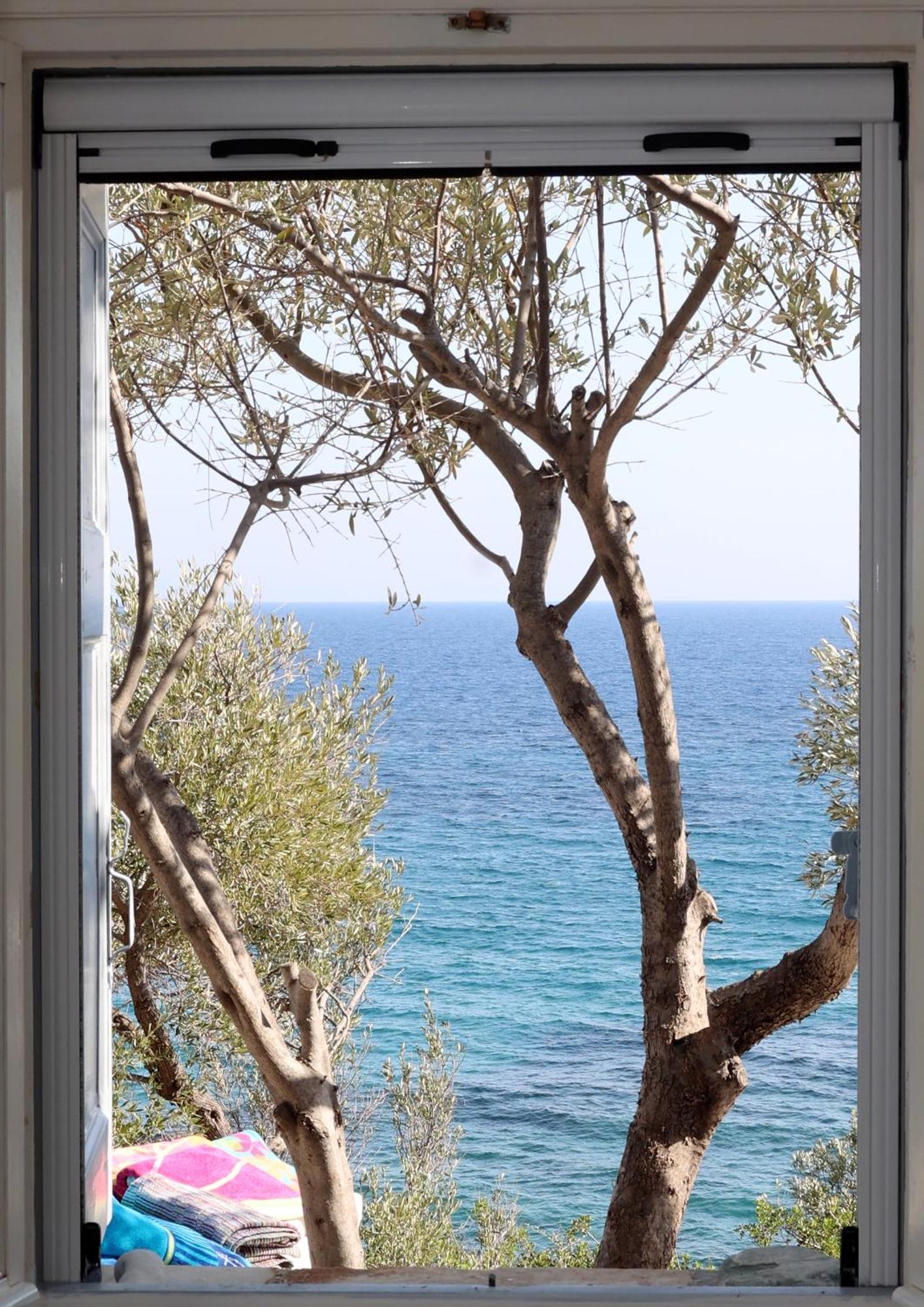 Δωμάτια Κόκκινος Πύργος Plomari Bagian luar foto