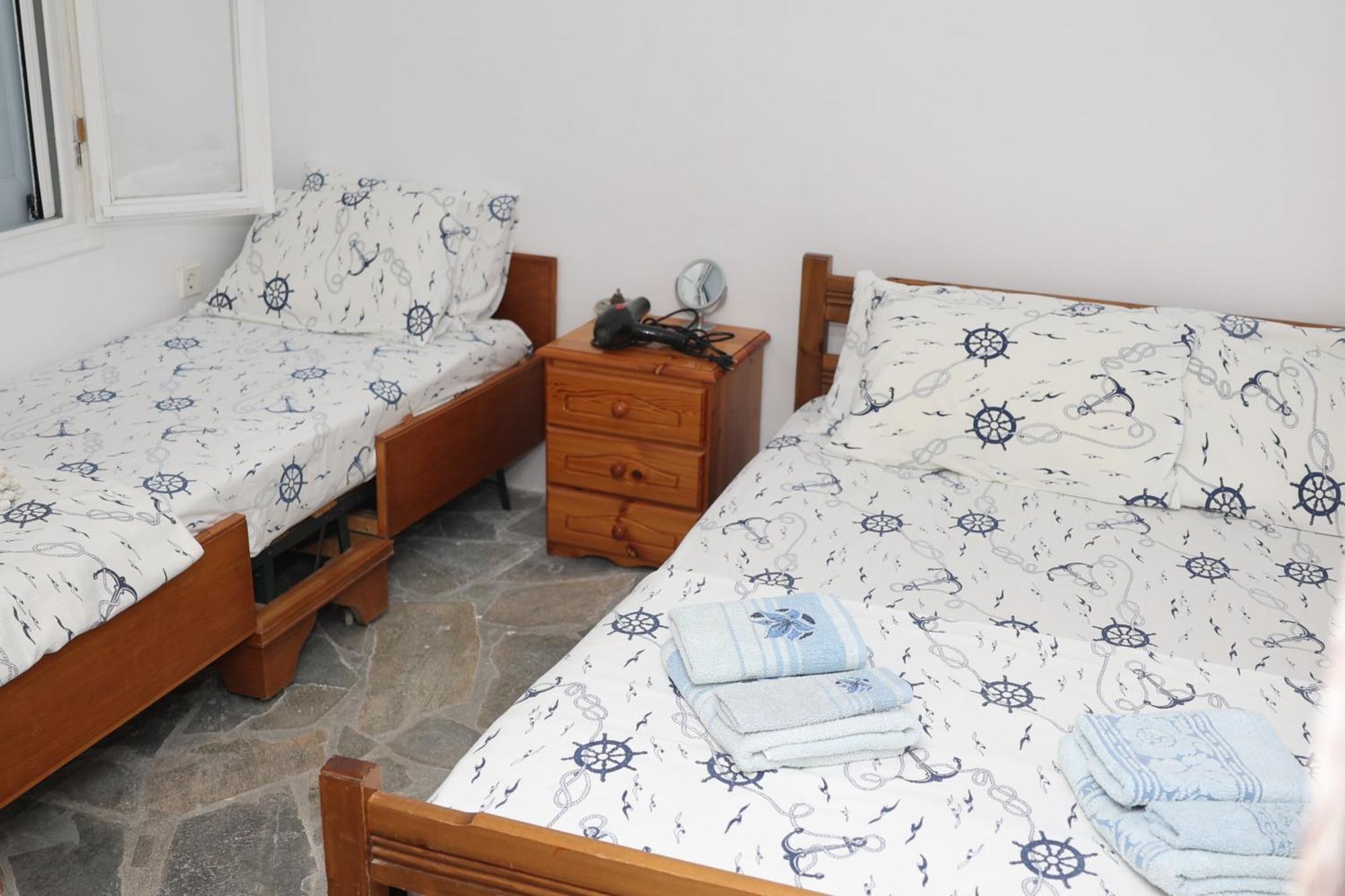 Δωμάτια Κόκκινος Πύργος Plomari Bagian luar foto