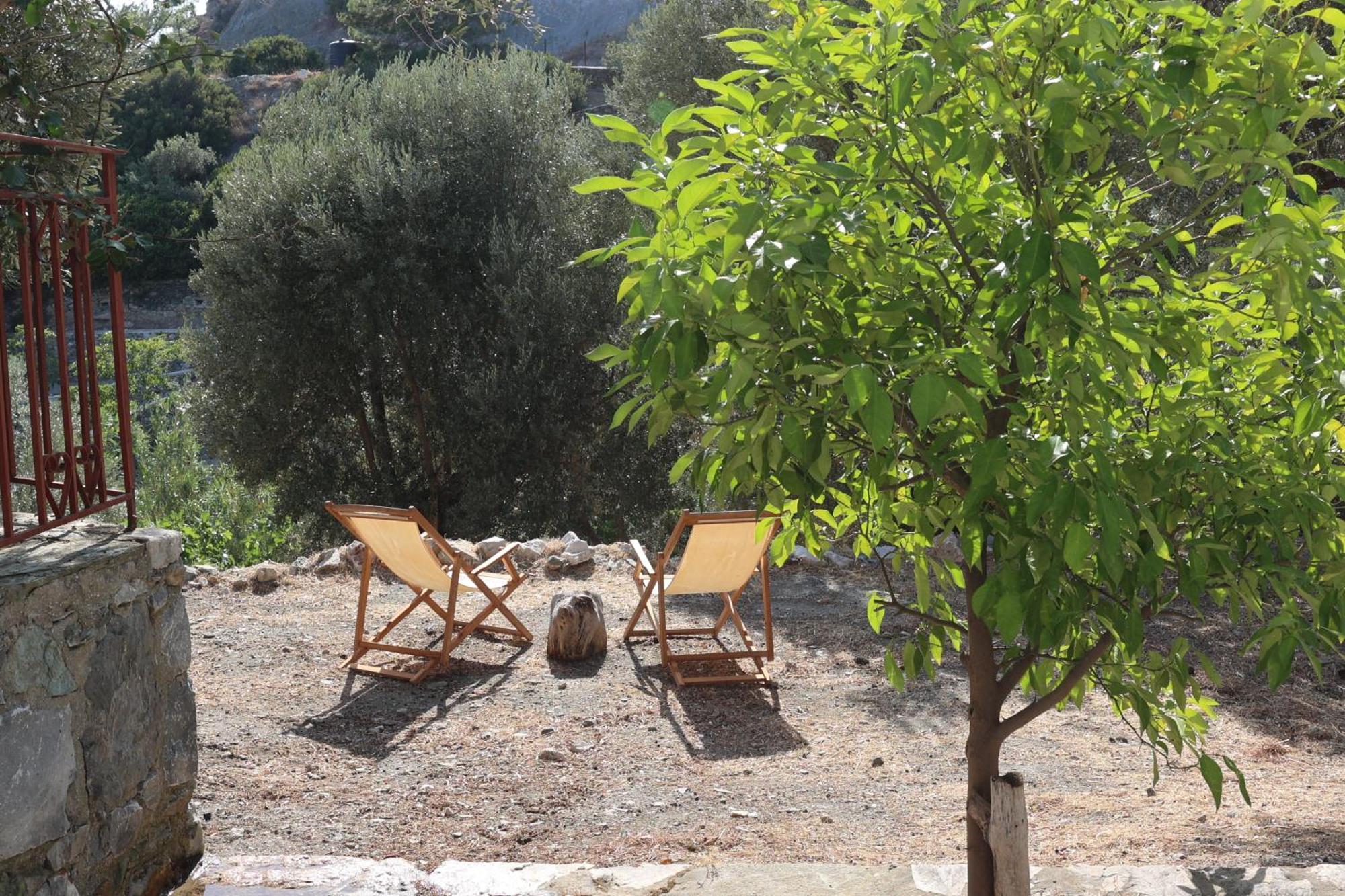 Δωμάτια Κόκκινος Πύργος Plomari Bagian luar foto