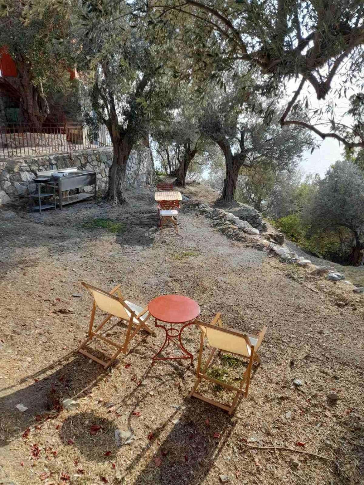 Δωμάτια Κόκκινος Πύργος Plomari Bagian luar foto